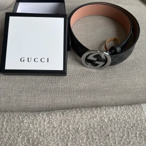 gg bälte - Nytt svart bälte som kommer med box och värktyg för att göra extra hål, kontakta för mer info.