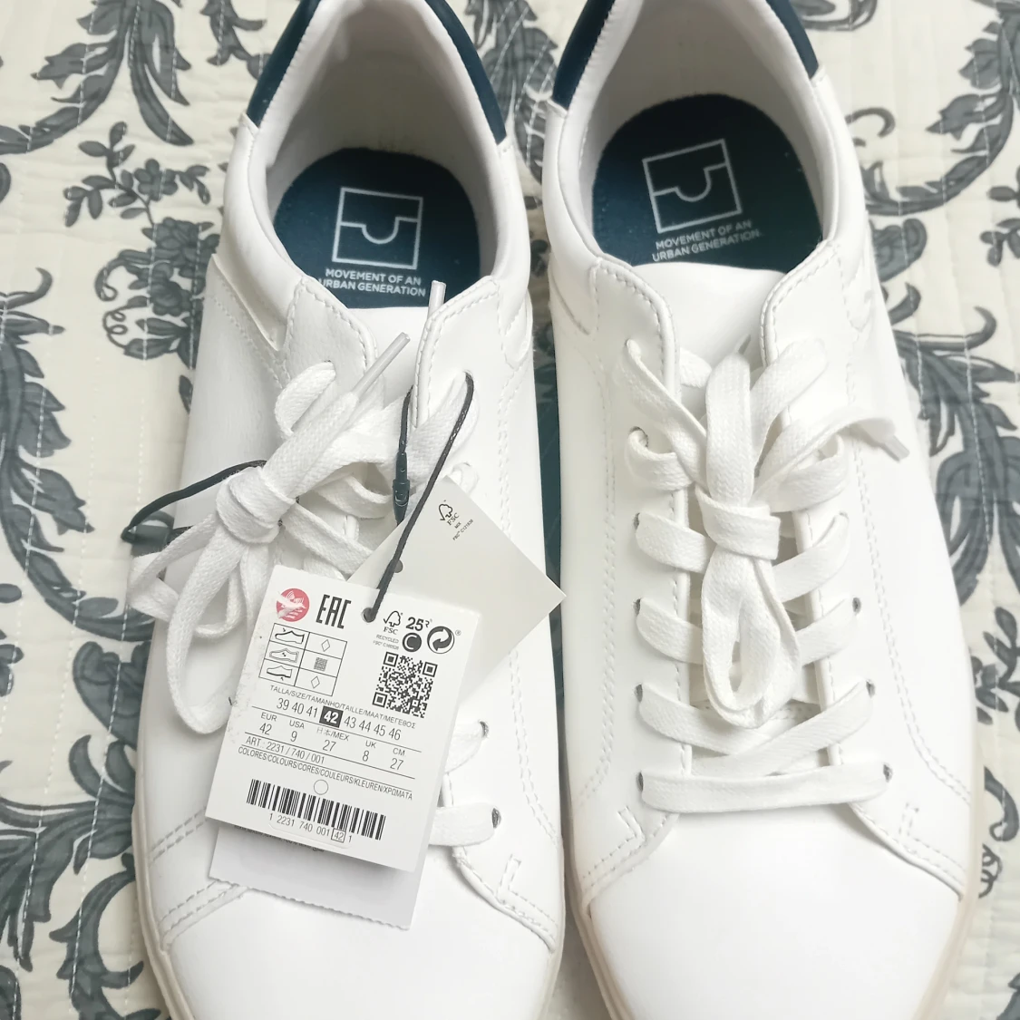 Vita sneakers med snörning - 1