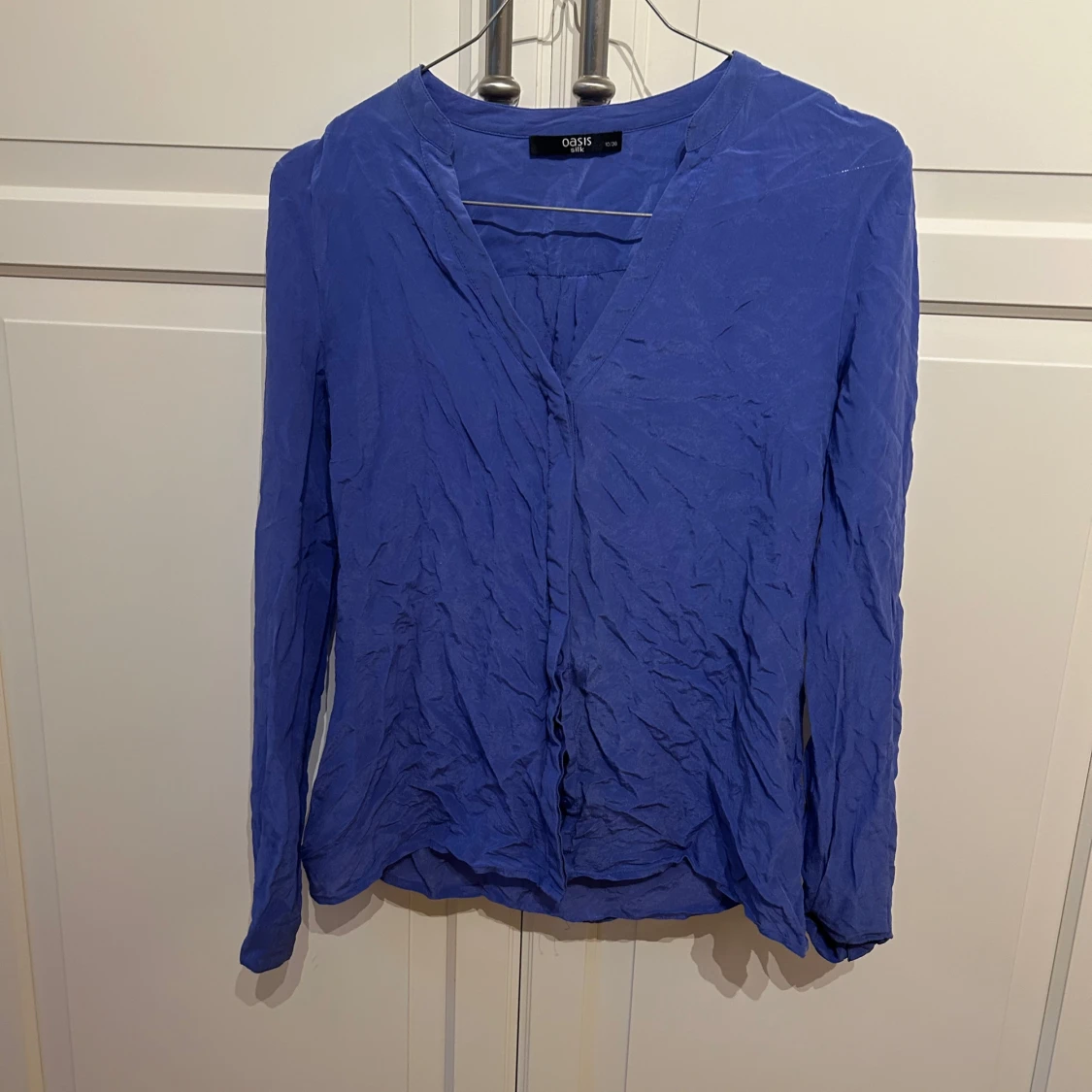 Blå silkes blus från Oasis 