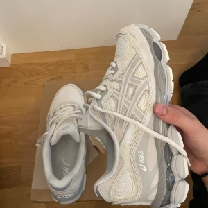 Asics gel nyc  - Helt nya oanvända Asics gel nyc. Box och lappar finns kvar. Pris kan diskuteras 