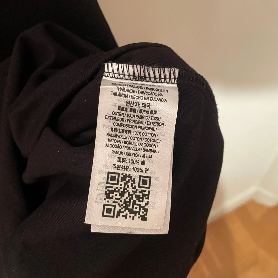 Burberry T-shirt med mönster inuti - 4