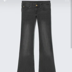 Weekday cheep monday jeans  - De trendiga weekday jeansen i storleken 26/30💕 
