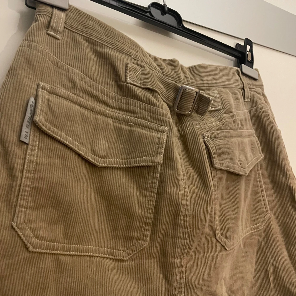 Beige manchesterkjol från H2O Woman