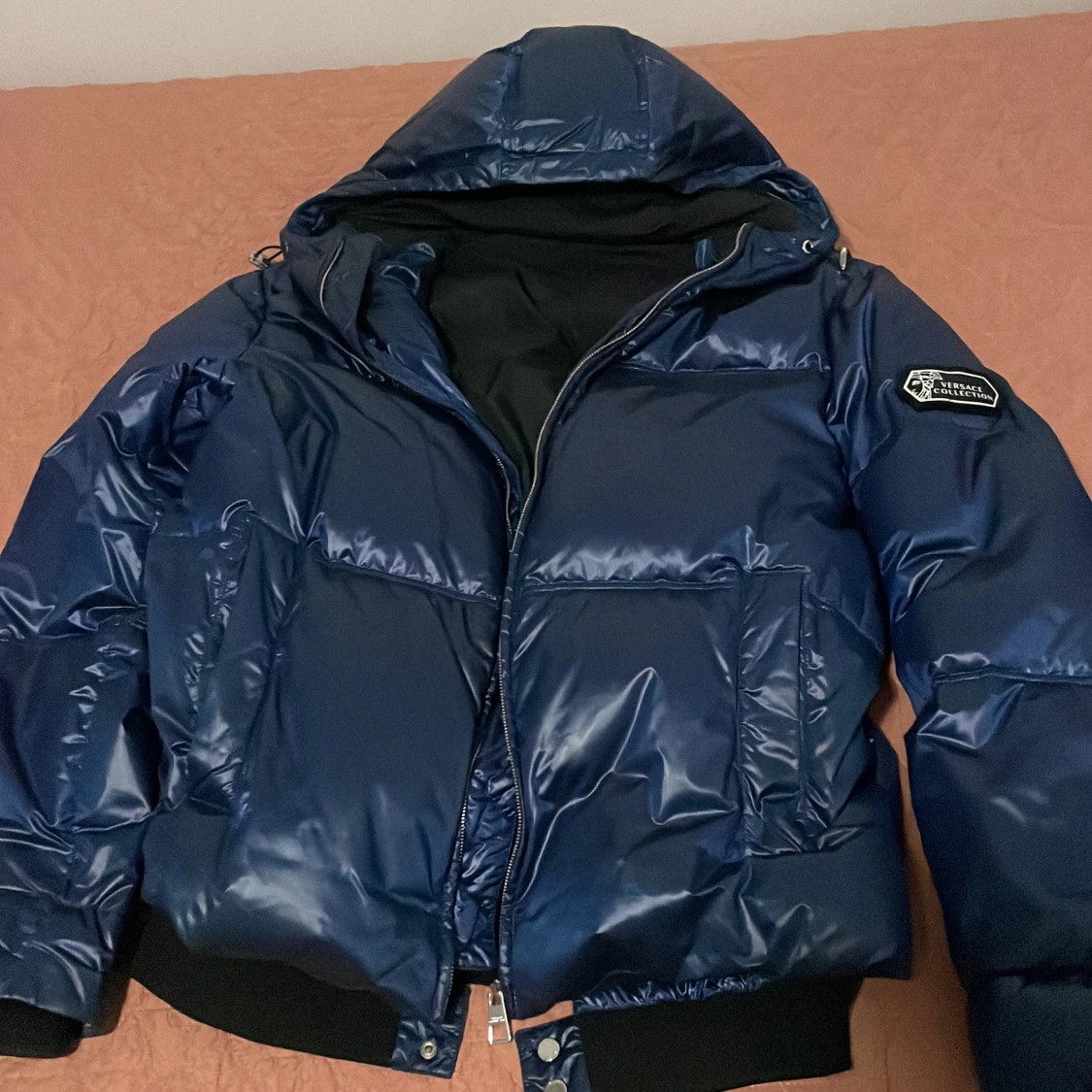 Blå pufferjacka från Versace Collection