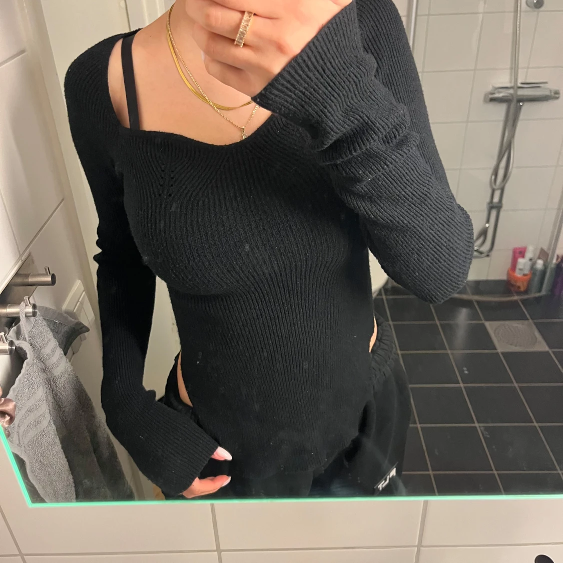 Svart ribbad stickad tröja Shein