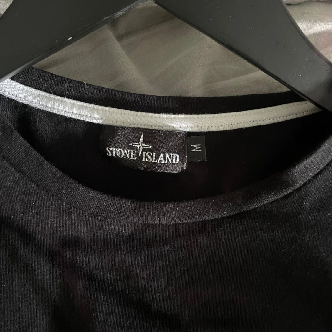 Svart t-shirt från Stone Island - 1