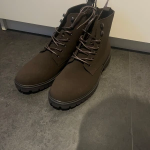 Känga - Helt oanvända kängor i helt nytt skick.