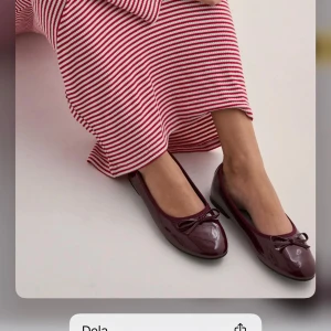 Nelly effortless ballerina sko vinröda NYA - Nelly effortless ballerinaskor helt nya storlek 40 (men mer som en 39) helt nya i förpackning 