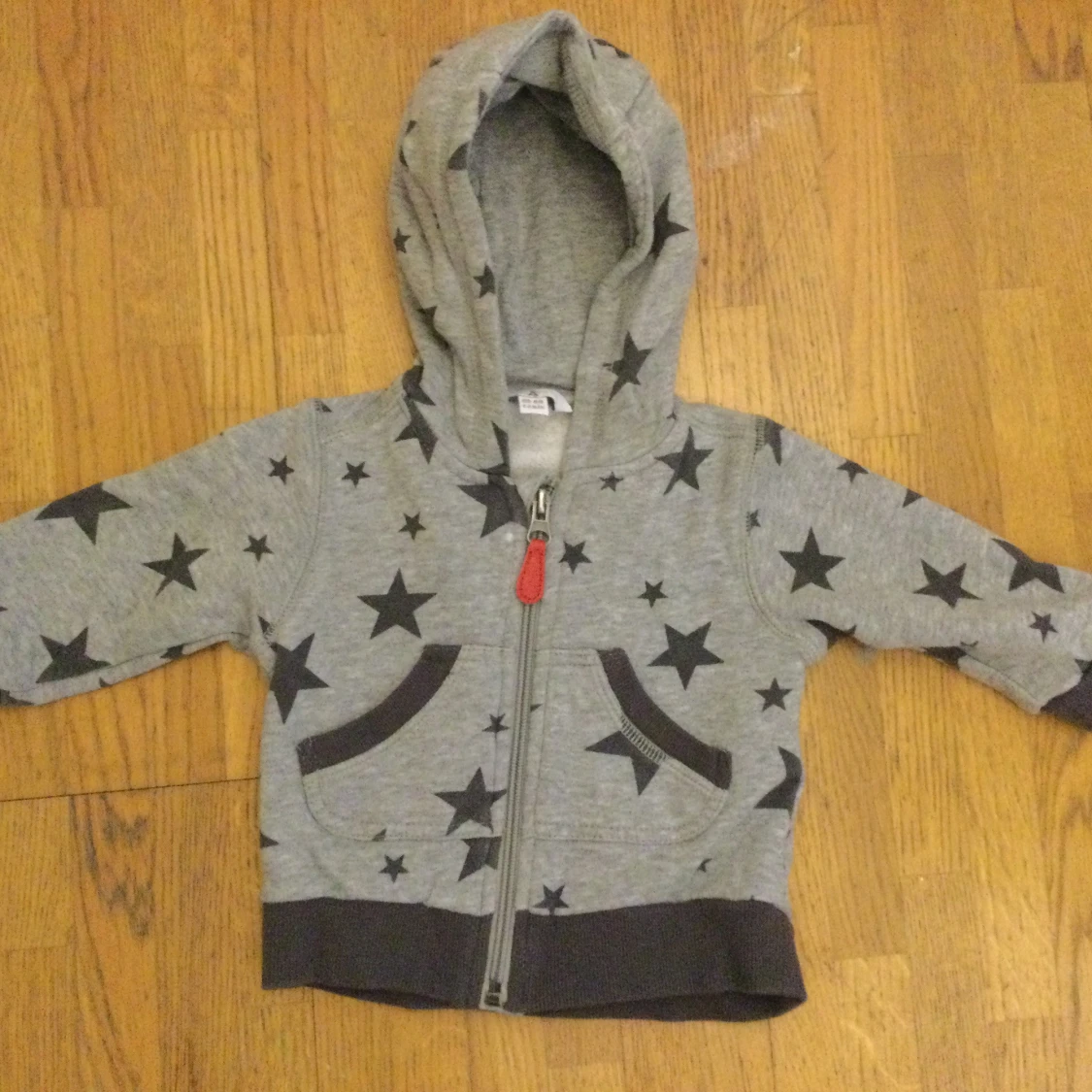 Åhléns grå hoodie, storlek 62-68