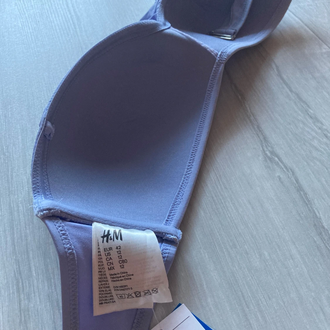 Ljuslila bandeau bikiniöverdel från H&M - 1