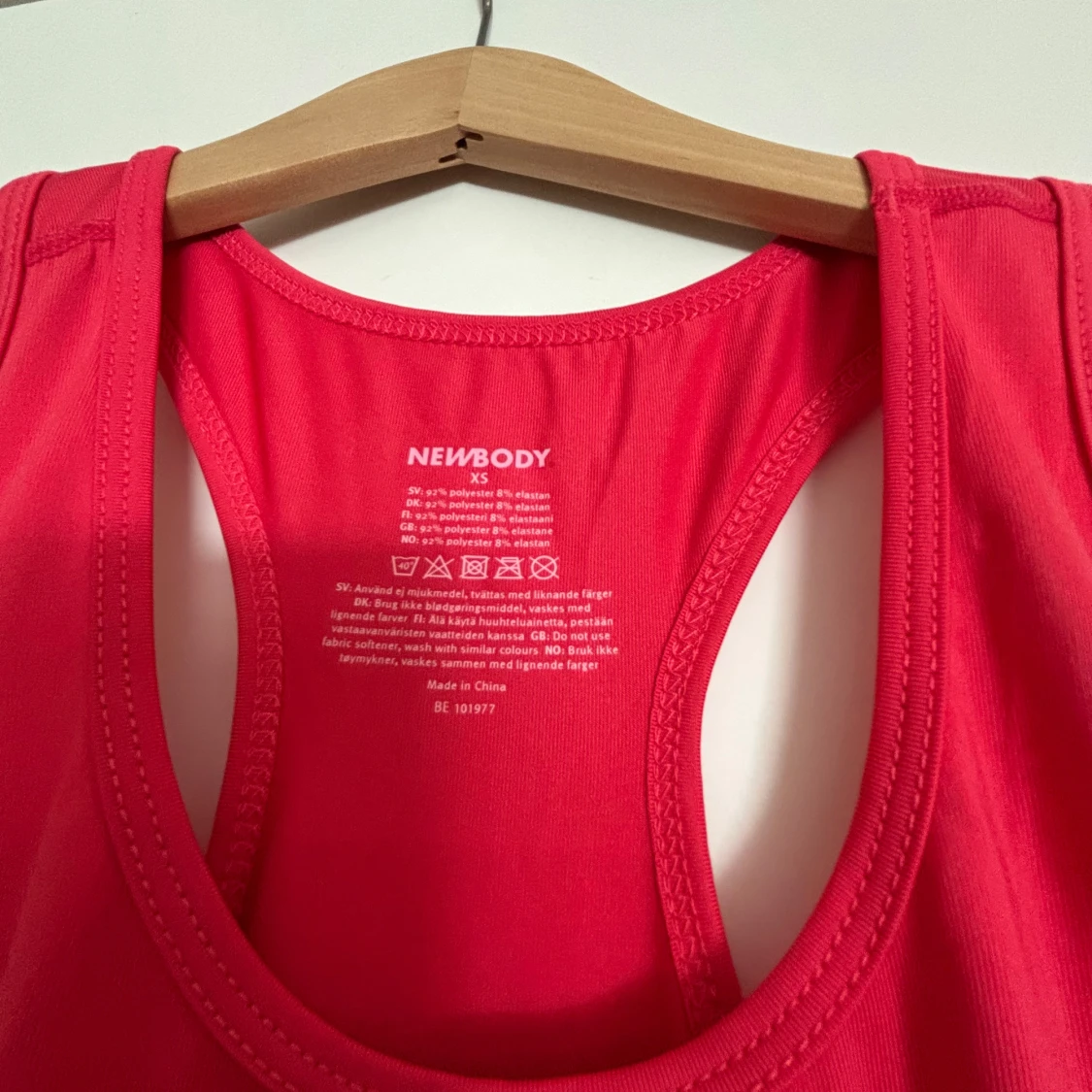 Röd träningstopp från Newbody - 2