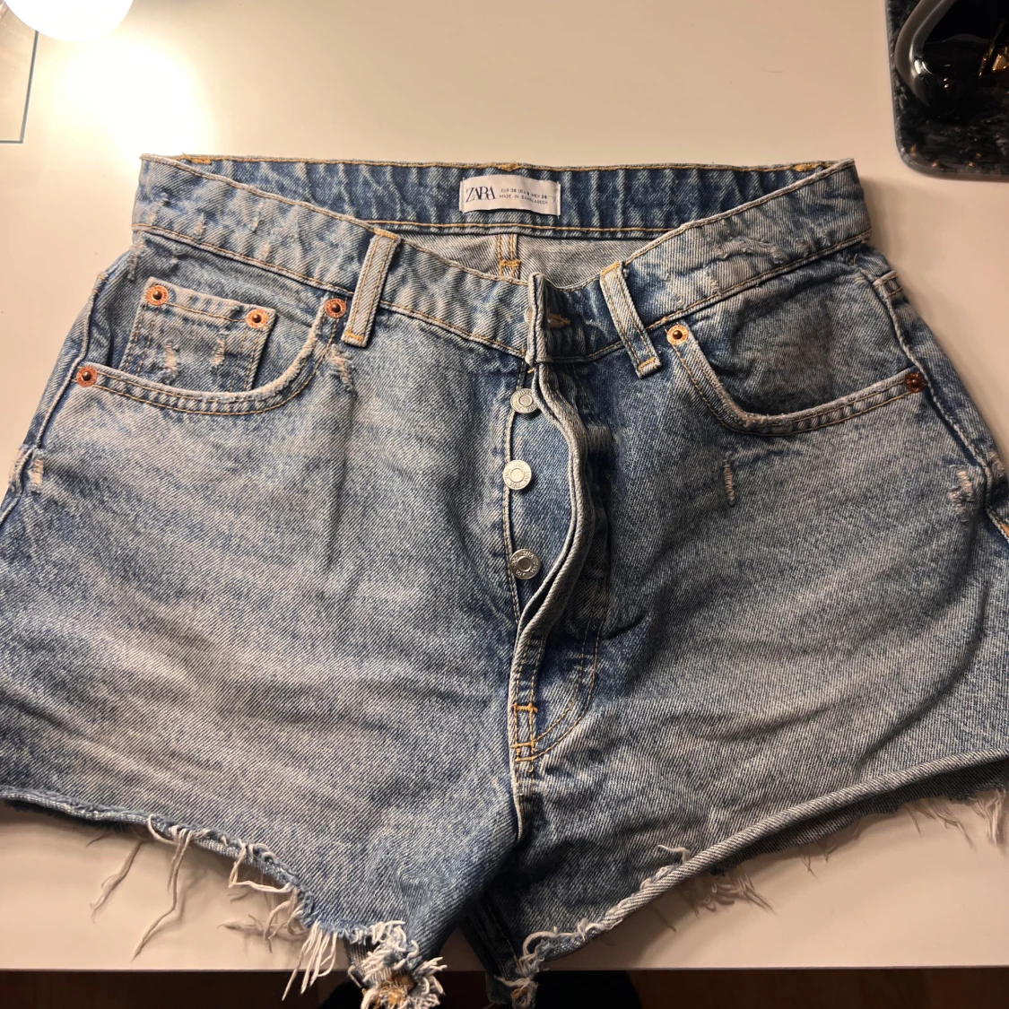 Blå jeansshorts från Zara