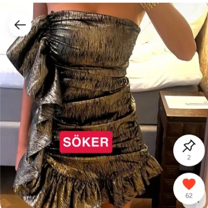 SÖKER!!! zara metallic guld volangklänning - SÖKER s/m zara metallic guld volangklänning, kom med prisförslag🙏🙏