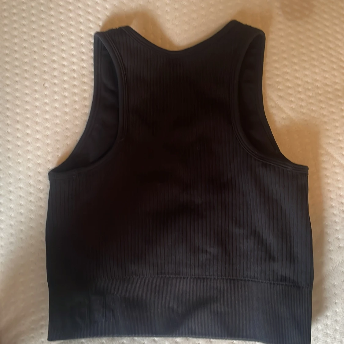 Svart ribbad linnetopp från Stronger - 1