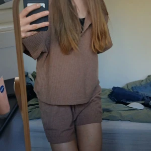 Matchande set - Fint matchande set, kan användas som Pyjamas men också i vardagen💕 Inga defekter😃                  150 för hela setet, 50 för 1 del😊