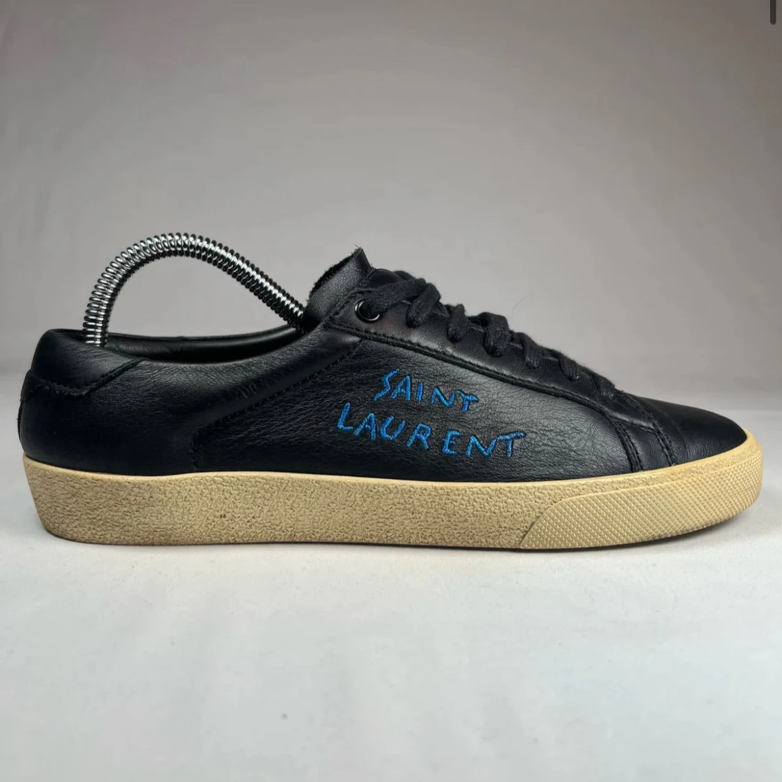 Svarta sneakers från Saint Laurent