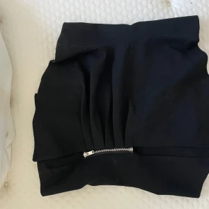 Svart topp med dragkedja - Bandeau topp från zara🩷🩷