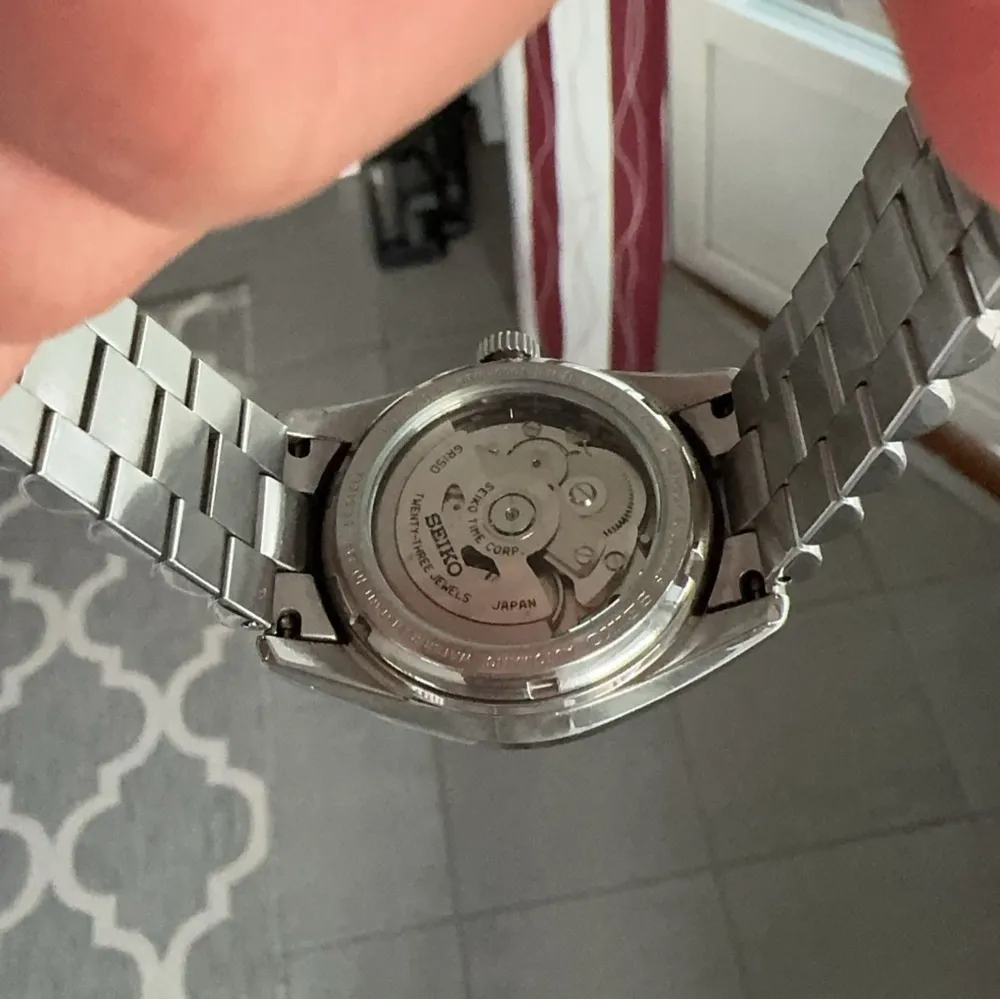 Jag lottar ut en Seiko-klocka den 1 maj, och du har chansen att vinna! För att vara med i utlottningen behöver du: ✅ Gilla alla mina annonser ✅ Följa mig ✅ Skicka ett meddelande med “Klar” . Asusteet.
