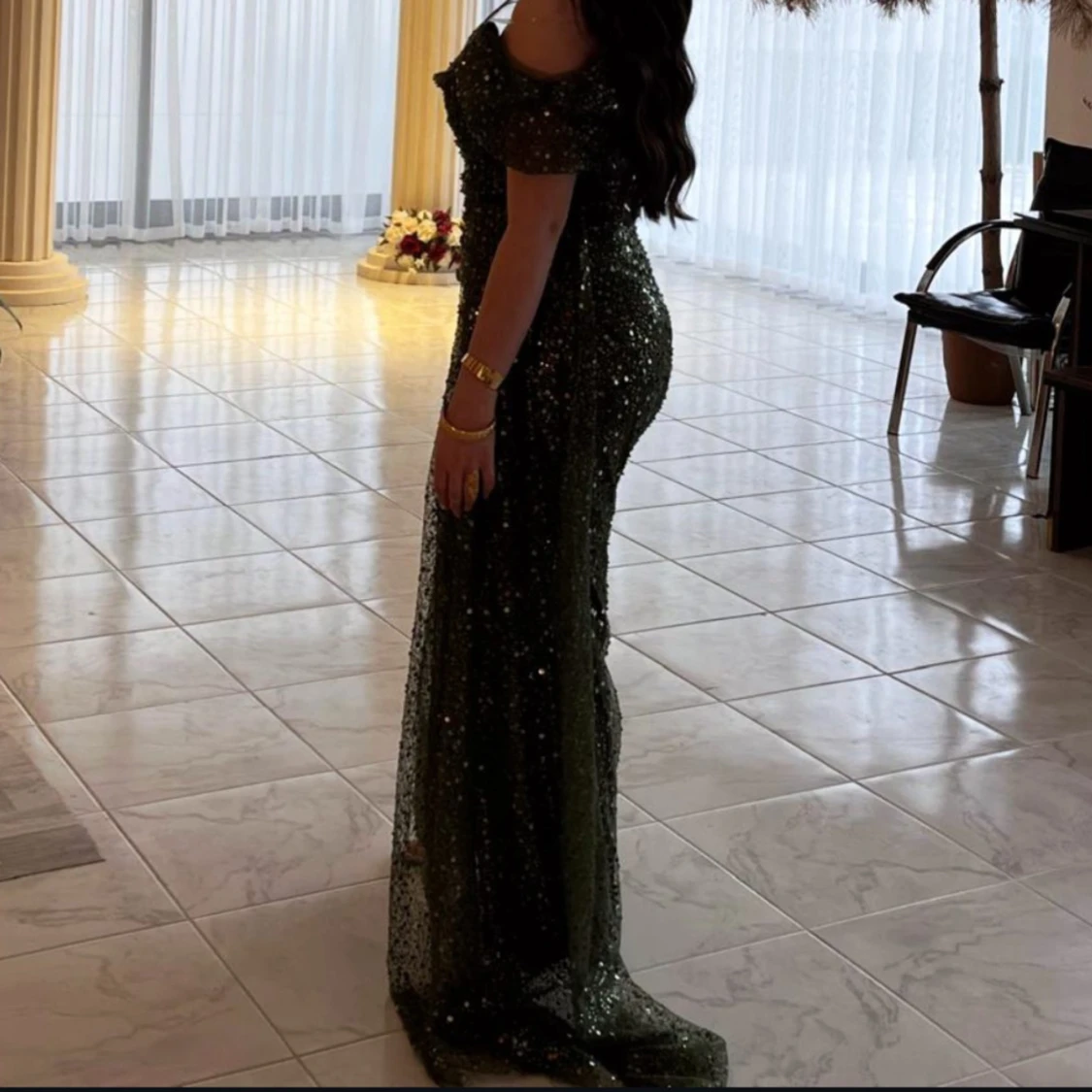 Grön glittrig långklänning - 1