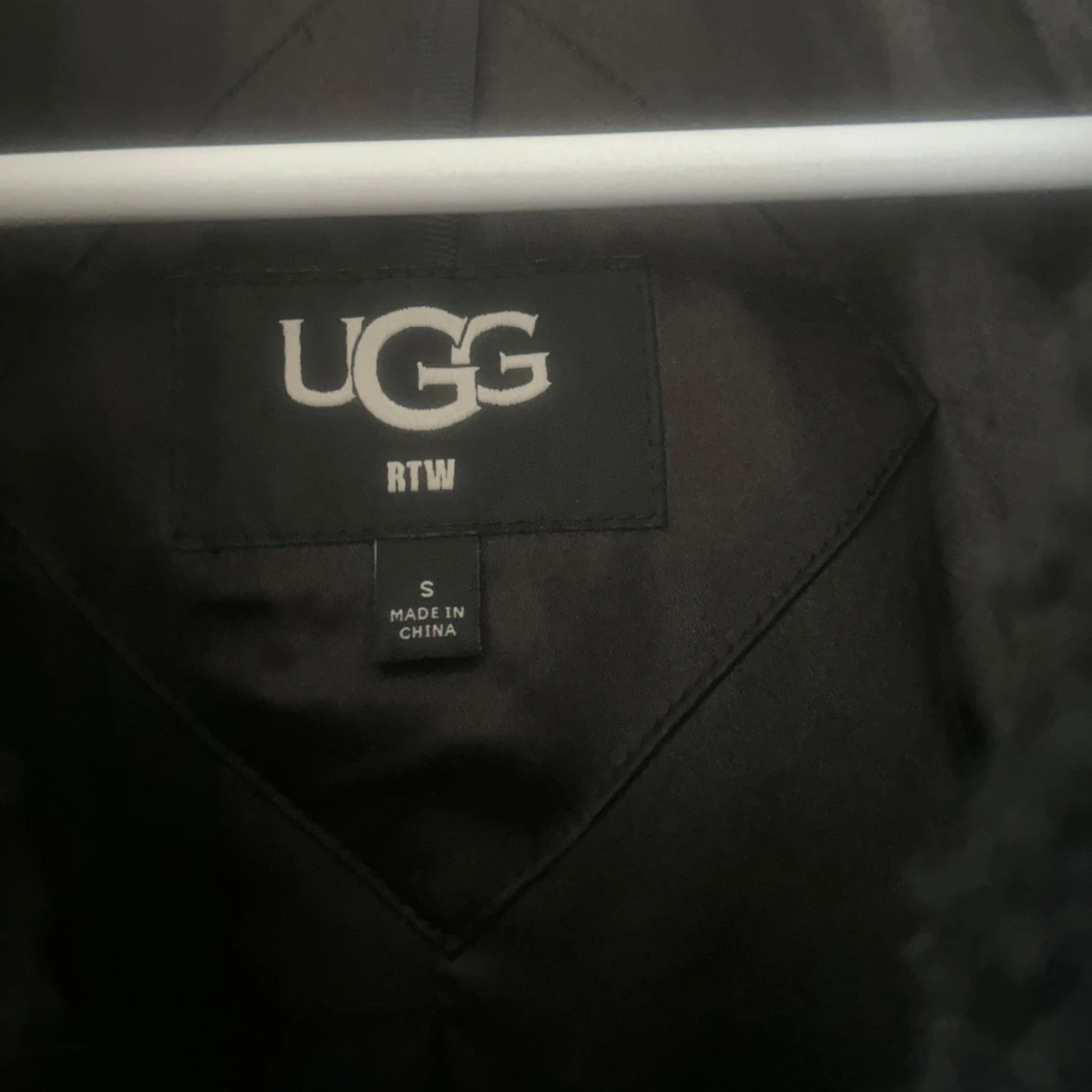 Svart teddyjacka från UGG - 3