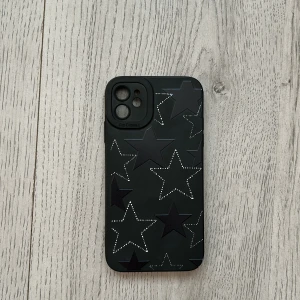 iPhone 11 Svart Mobilskal - Svart Mobilskal till IPhone 11. Mycket bra skick!