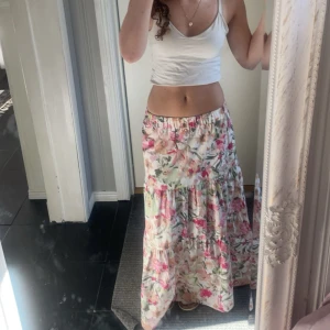 Maxikjol - Superfin kjol i nyskick!🎀