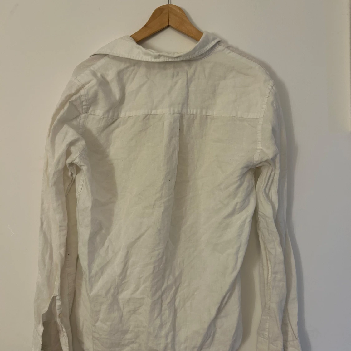 Vit linneskjorta från H&M - 1