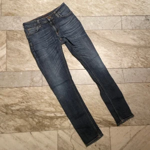 Nudie jeans - Sköna Nudie jeans i st 30/34! Hör av dig vid ytterligare frågor! Mvh Henry 