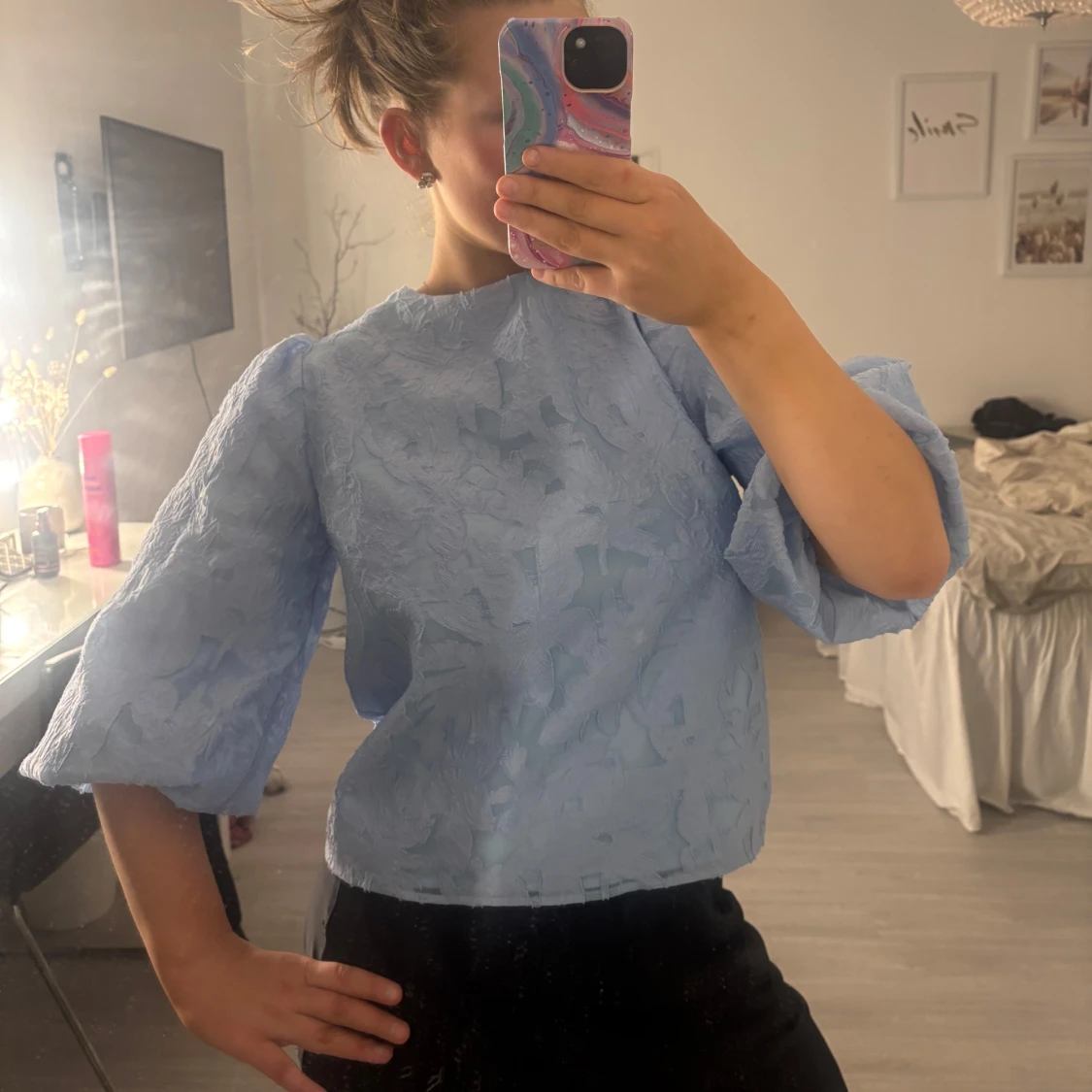 Blå blus med rosett - 1