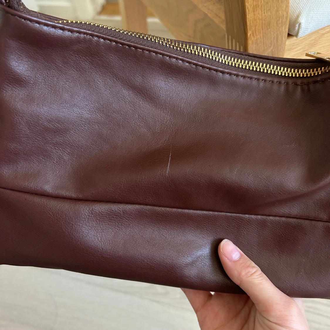 Brun axelväska och handväska  - 4