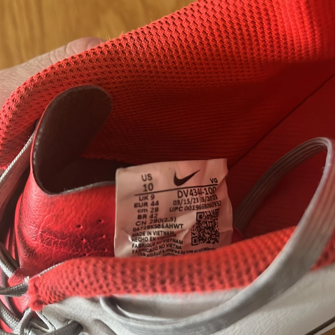 Nike fotbollsskor i vitt och svart - 2