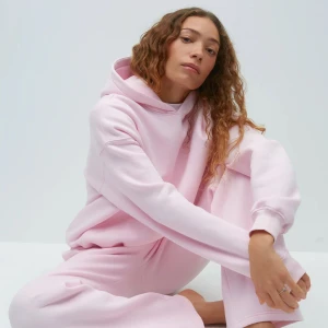 Rosa mjukisbyxor - Säljer dessa byxor i strl S, använda med i fint skick!