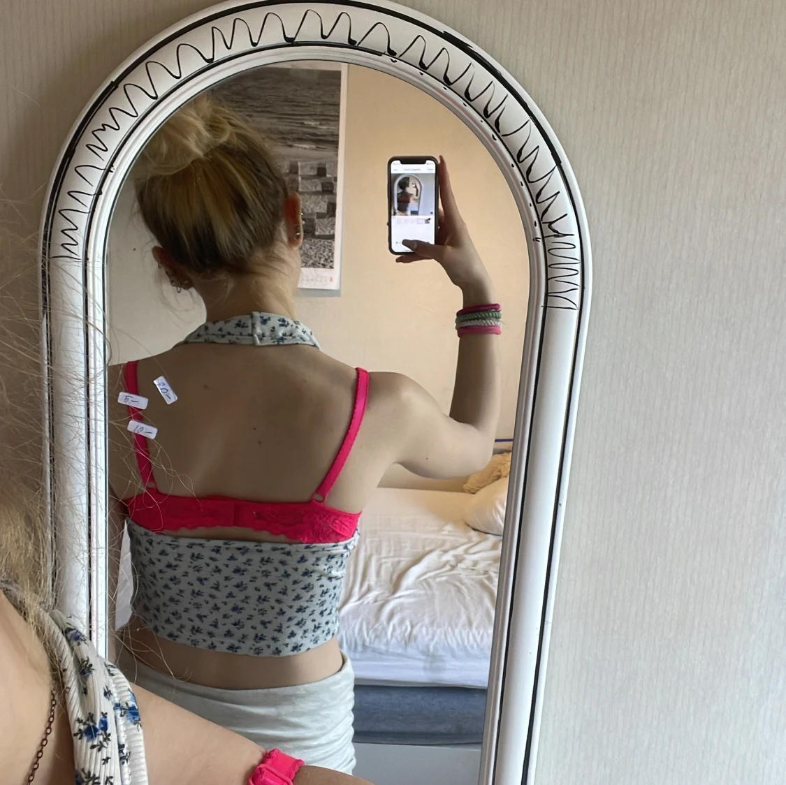 Blommig croppad halterneck-topp - 1