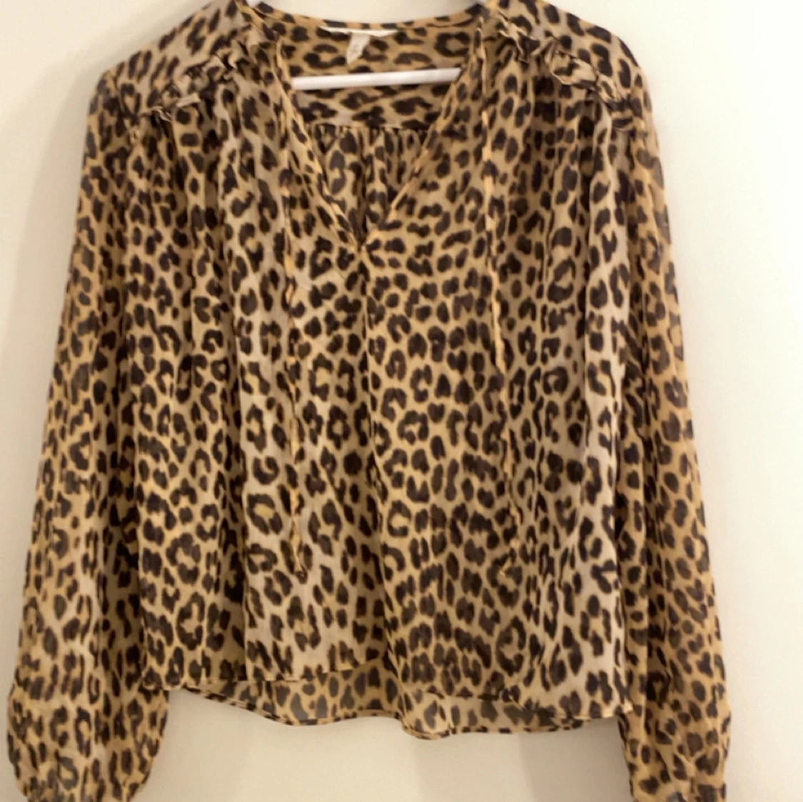 Leopardmönstrad blus