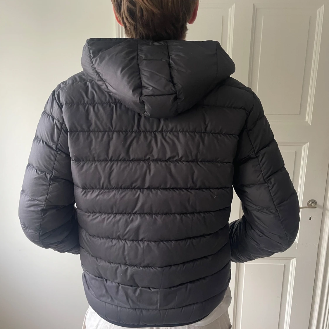 Svart dunjacka från Colmar med huva - 2