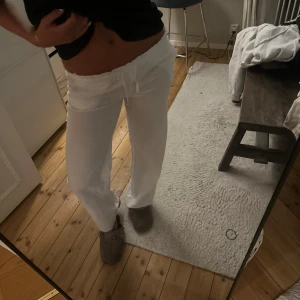 Vita linnebyxor  - Supersnygga lågmidjade linnebyxor 