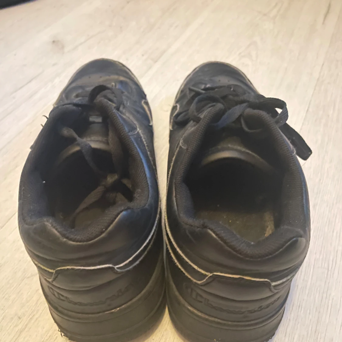 Svarta sneakers från Champion - 1