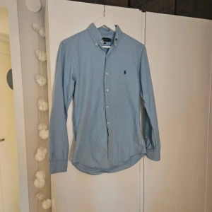 skjorta från Ralph Lauren - Storlek S slim fit 