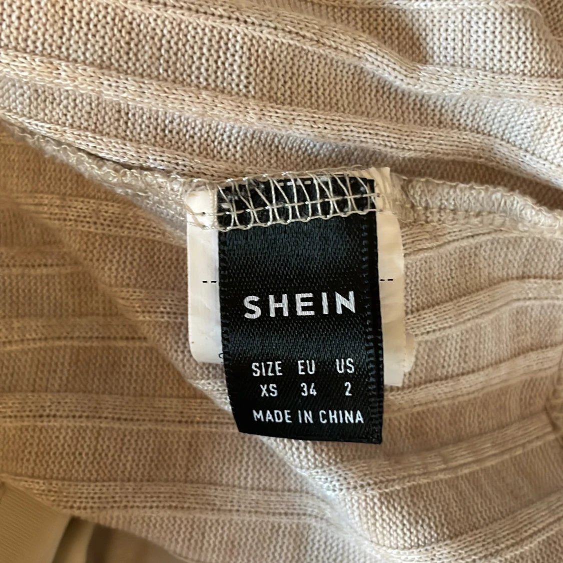 Beige ribbad croppad topp från SHEIN - 3