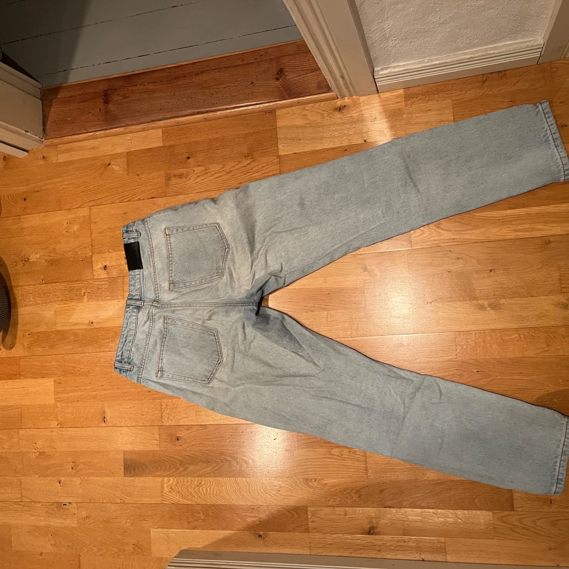 Ljusblå raka jeans i storlek 29 grunt - 1