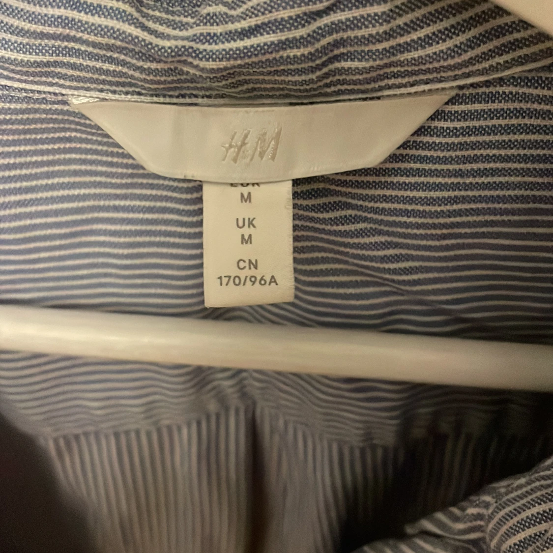 Blåvit randig skjorta från H&M, M - 1
