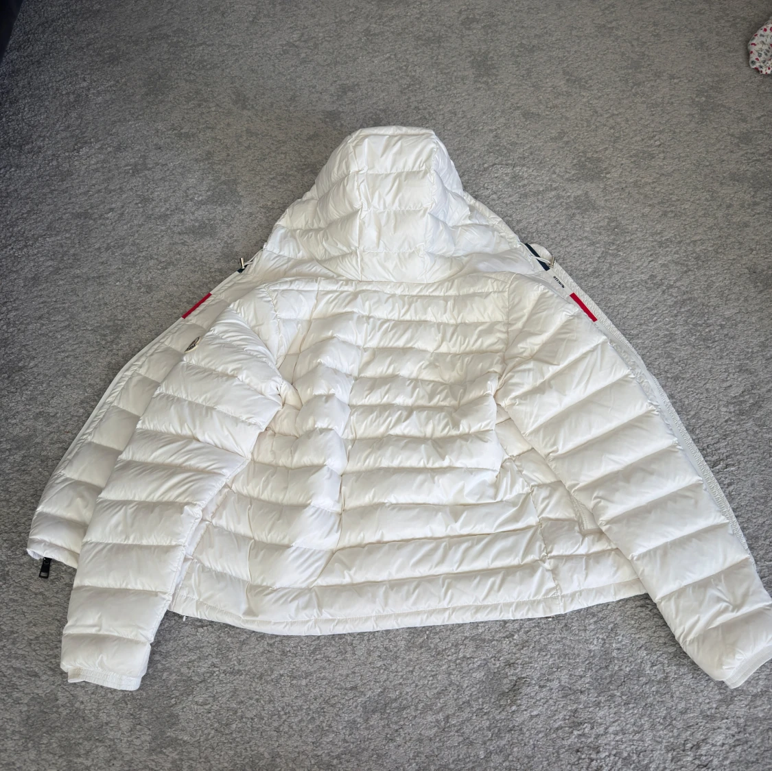 Vit Moncler dunjacka med huva - 2