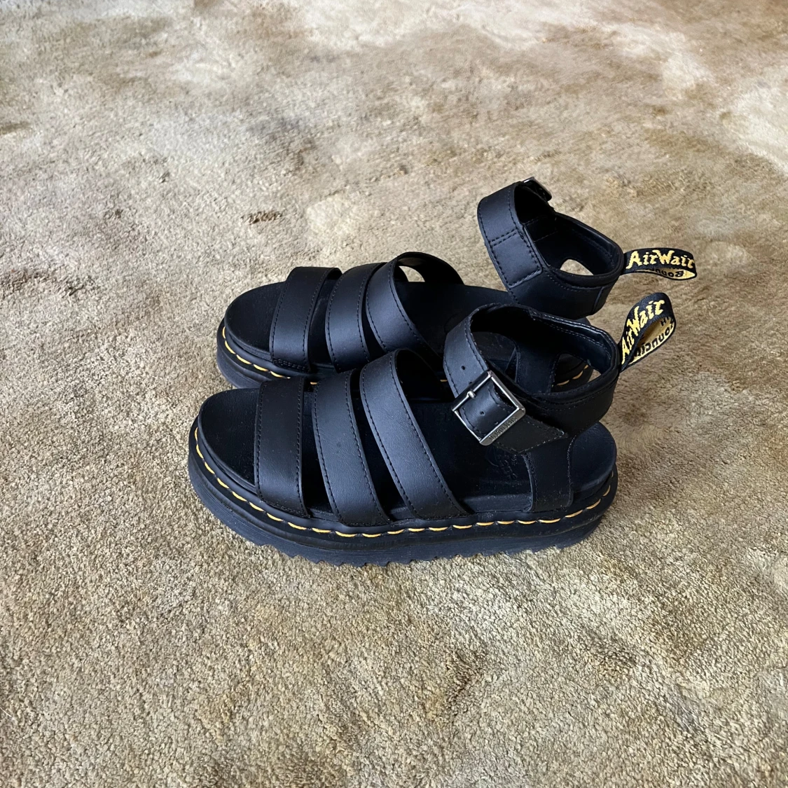 Svarta Dr. Martens sandaler i skinn - 3