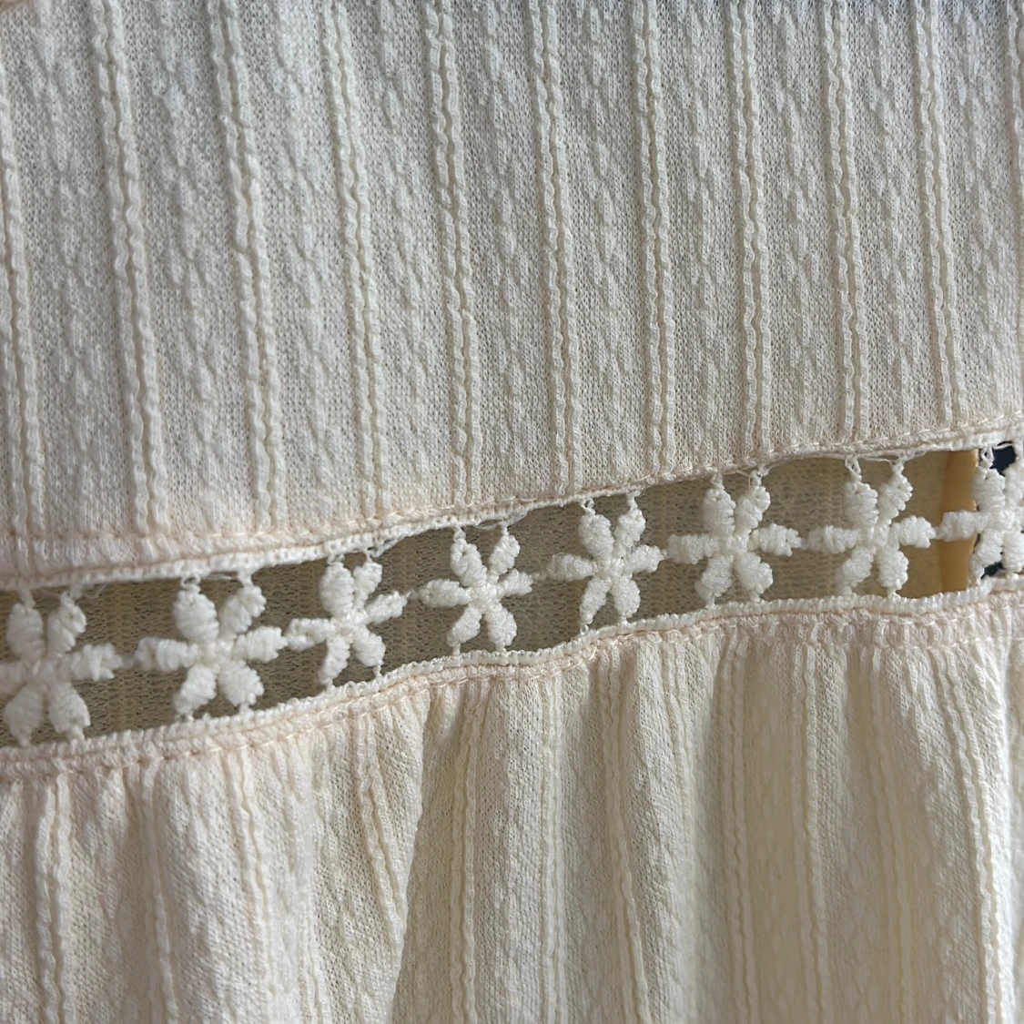 Gul topp med detalj💕 - 4