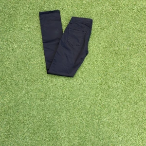 Svarta tiger of Sweden jeans 28/34 - Säljer dessa riktigt feta tiger of Sweden jeans i färgen svart. Storleken säger 34 men jag skulle säga att de. Sitter mer som en vanlig 32. Priset är inte hugget i sten och kan diskuteras. Hör gärna av dig gällande frågor!