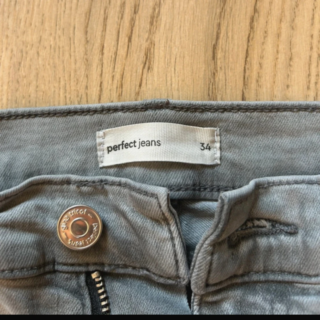Grå bootcut jeans - 2