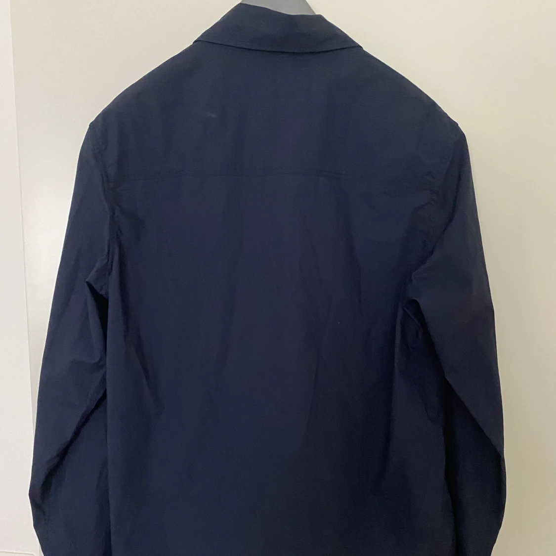 Mörkblå overshirt med fickor - 1