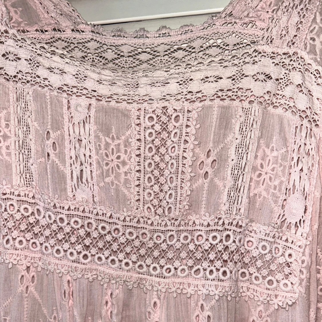 Ljusrosa Odd Molly spetsklänning - 4