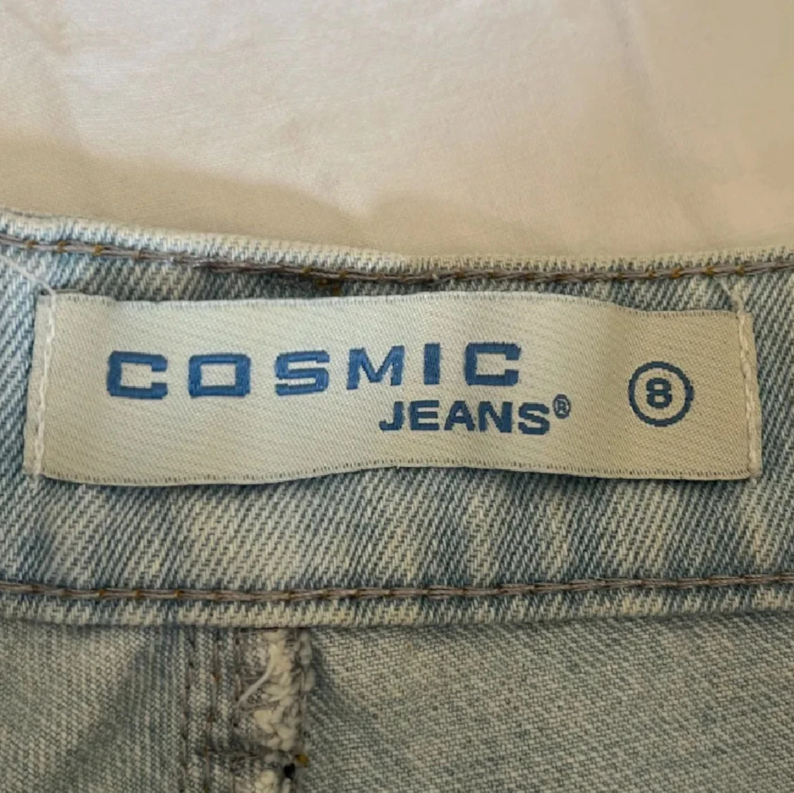 Vintage jeansshorts med slitningar  - 1