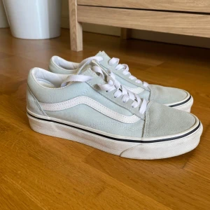 Skor Vans - Använda fåtal gånger, bra skick.